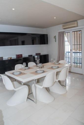 Theodore'S Maisonette Next To The Metro Station Athena Bagian luar foto