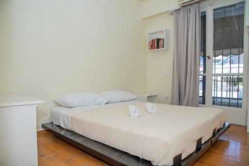 Theodore'S Maisonette Next To The Metro Station Athena Bagian luar foto
