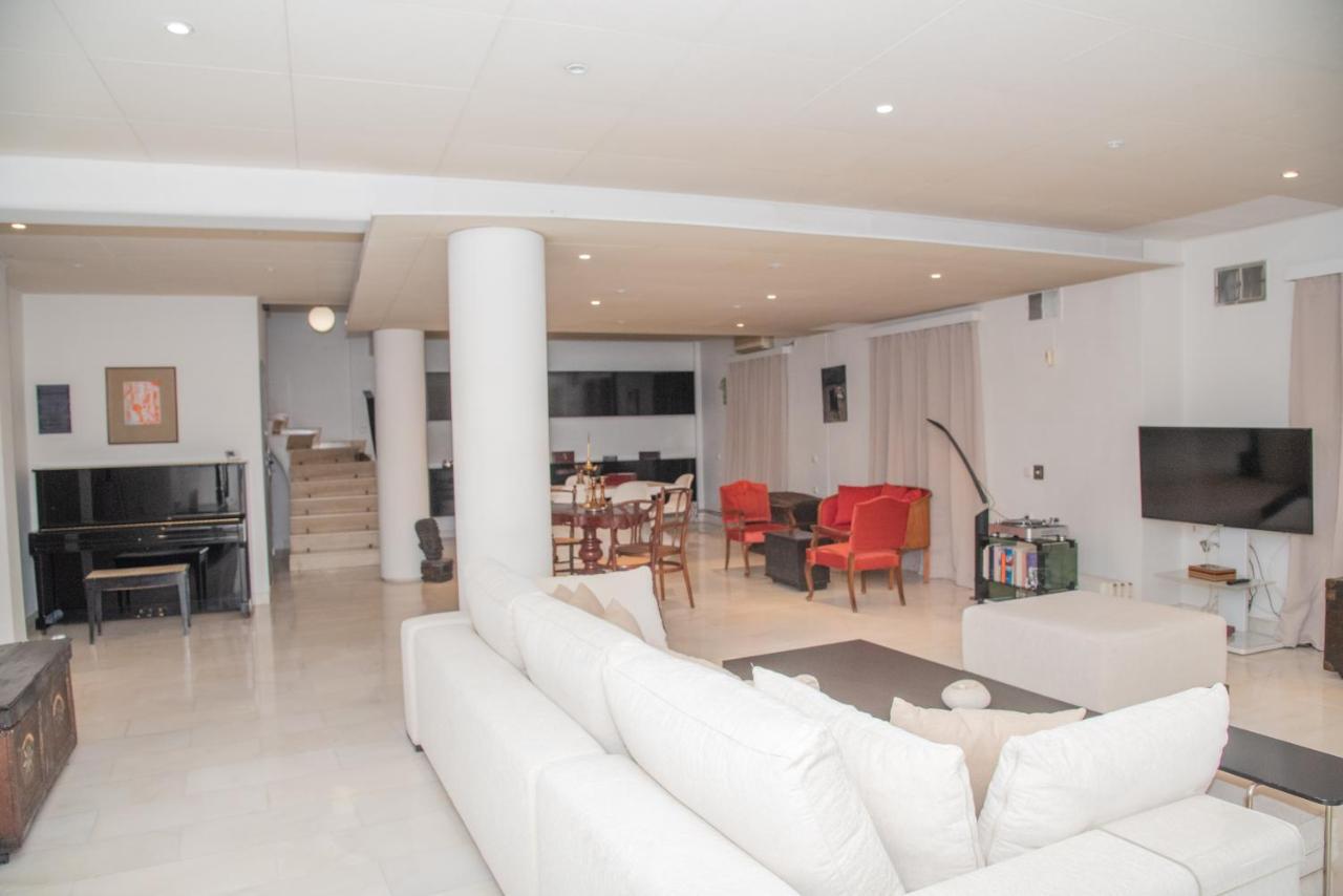 Theodore'S Maisonette Next To The Metro Station Athena Bagian luar foto