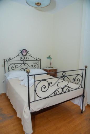 Theodore'S Maisonette Next To The Metro Station Athena Bagian luar foto